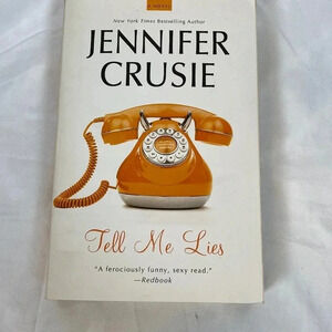 3/$20 Jennifer Crusie - Tell me Lies - Soft Cover Book